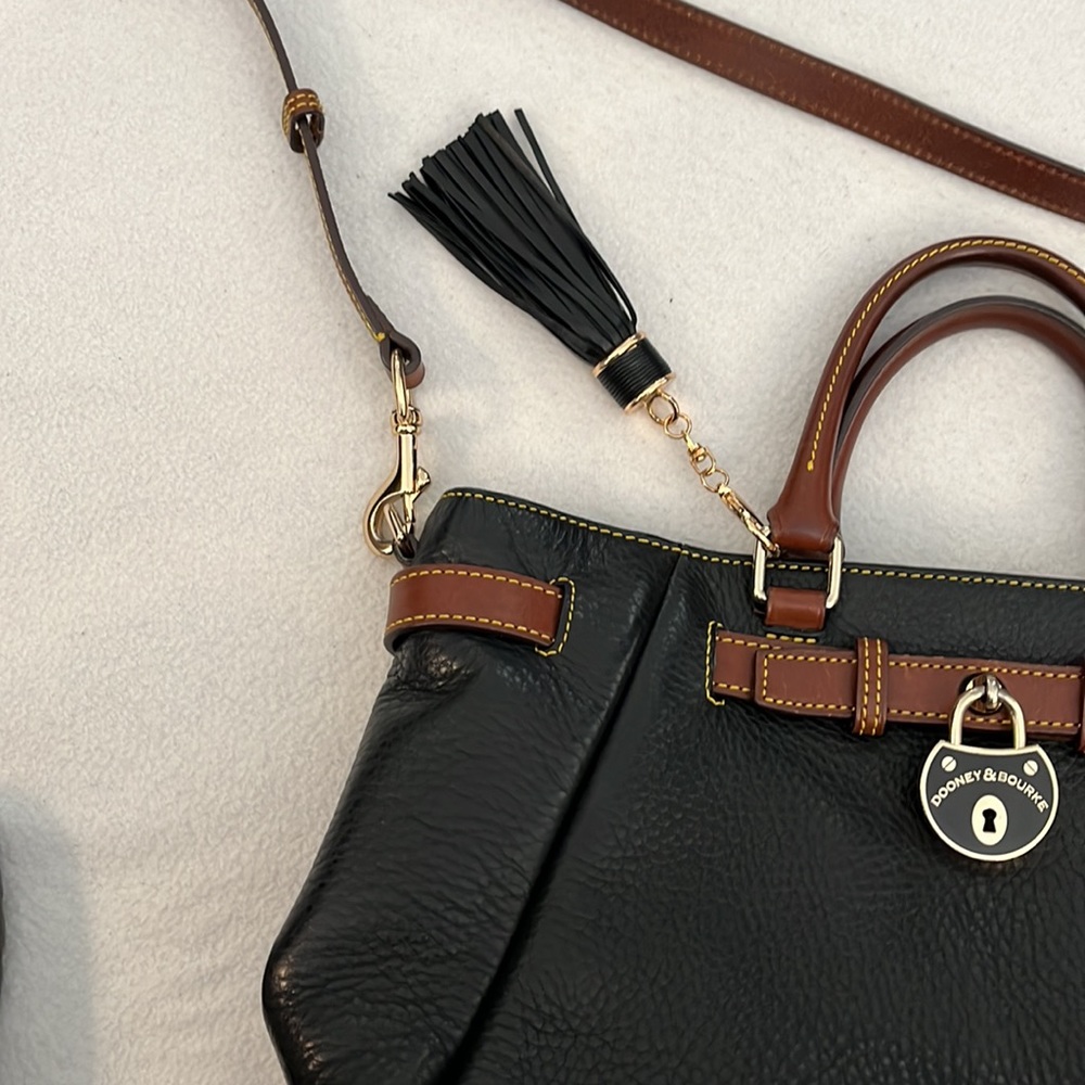Dooney and Bourke Black Rich pebble leather crossbody bag - Picture 9 of 9
